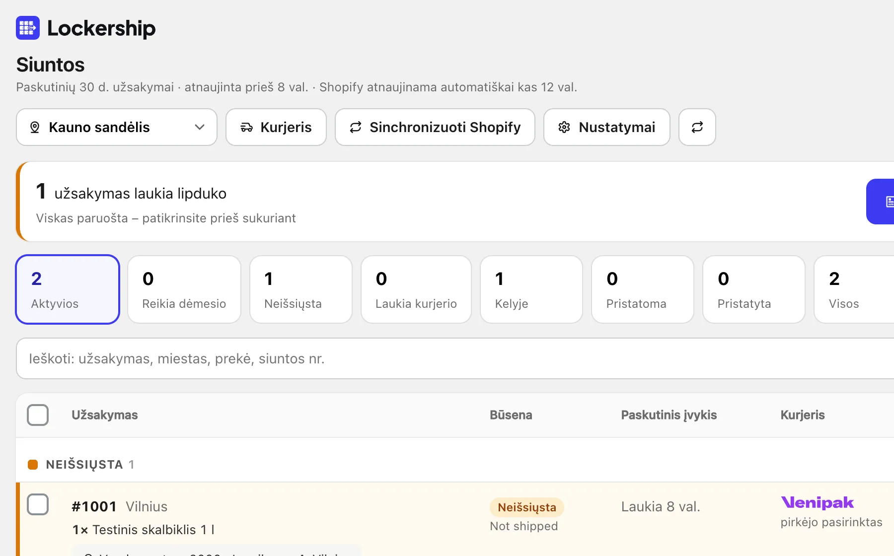Lockership siuntų sąrašas su kiekvieno užsakymo būsena, paskutiniu kurjerio įvykiu ir kurjeriu